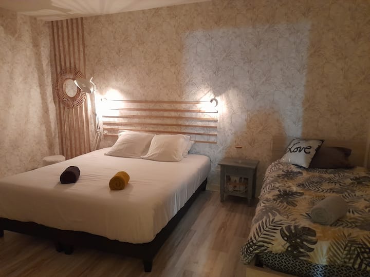 Cuarto de estar con tumbonas