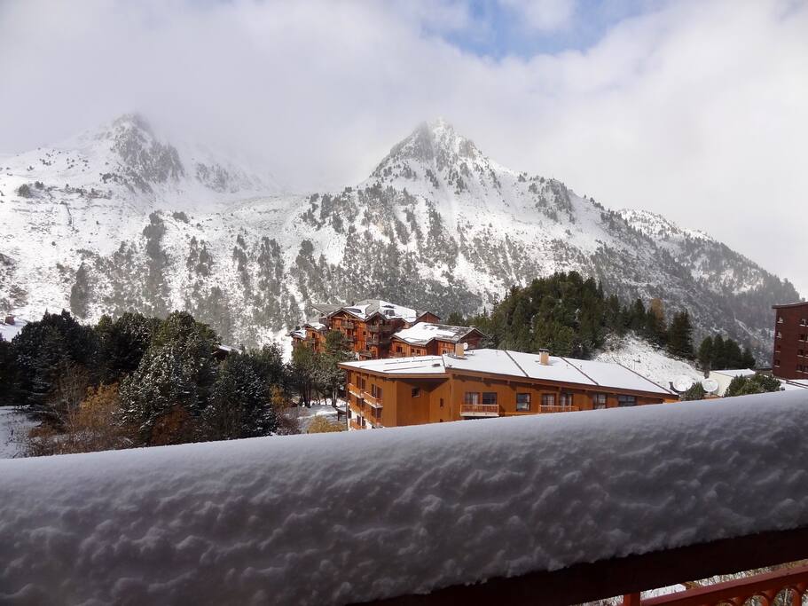 Vue de la terrasse sur les pistes du bois de l'Ours