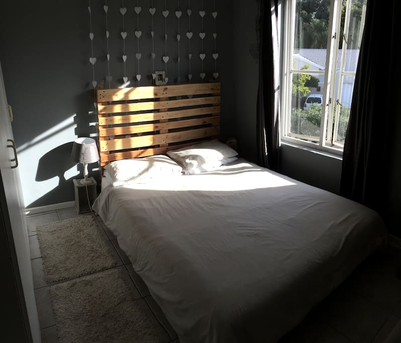 Upstairs-main bedroom (queen extra length)