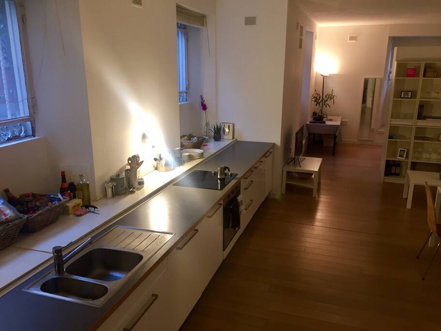 Fully functional kitchen with fridge/freezer, dishwasher and washing machine