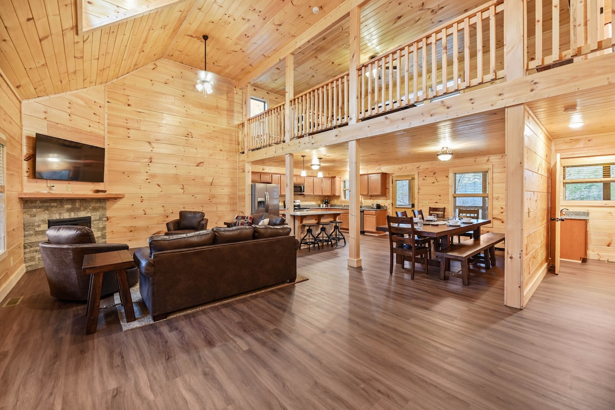 Karibu kwenye Vila ya Bonde la Bears!  Nyumba yetu ya mbao ya kifahari iliyojengwa mwaka 2020 itakuwa ukipenda sana kuondoka kwenye Smokies. 