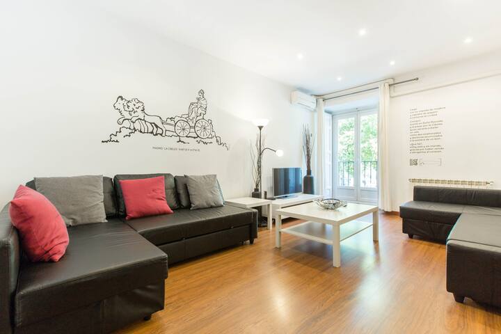 Plaza de Tirso De Molina – Downtown Madrid gallery image 2