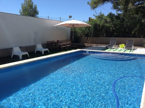 VILLA WITH LARGE POOL AND LARGE GARDEN
