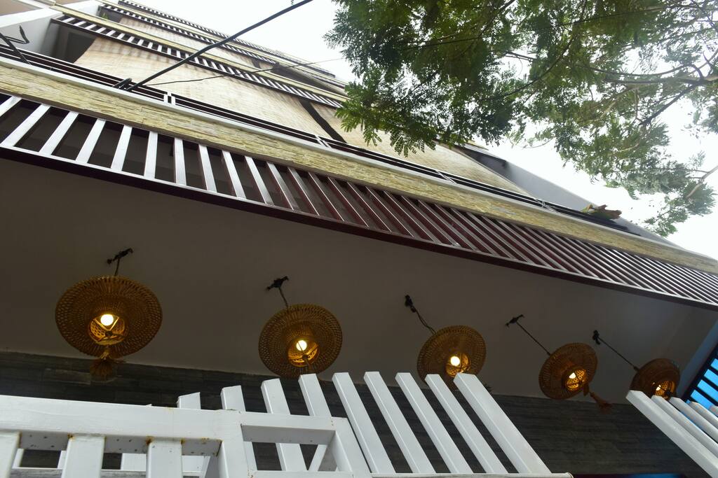 Private Floor – 2 Bedrooms + 1 Bathrooms + 1 Livingroom