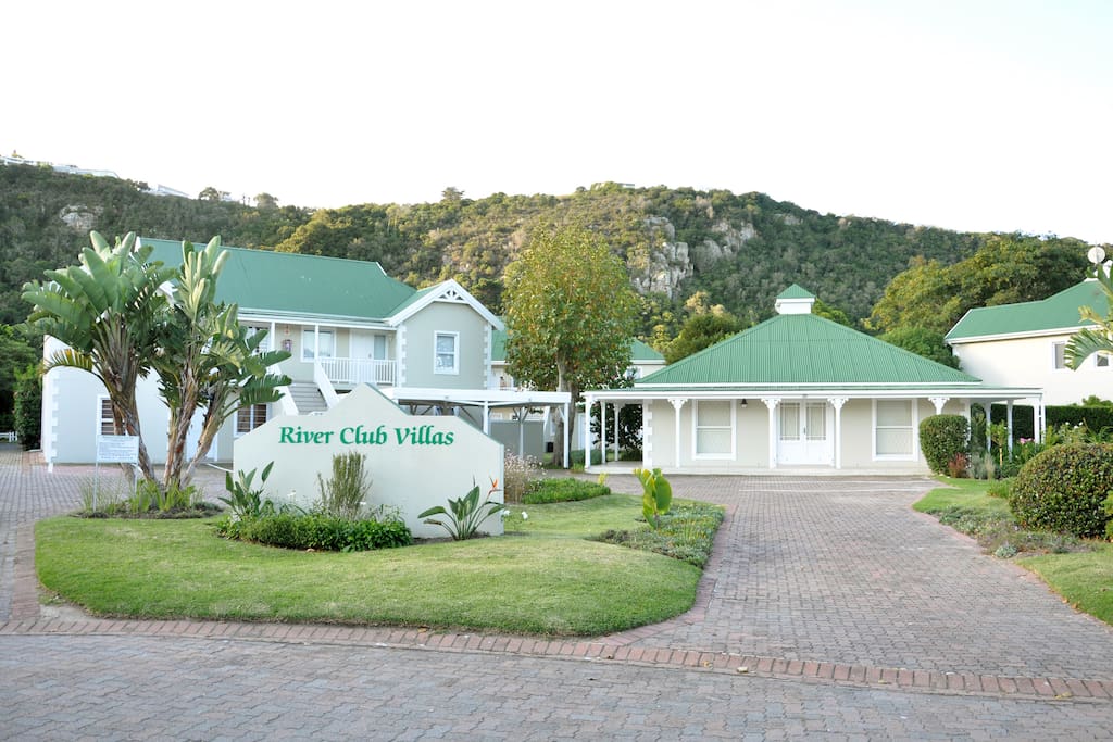 River Club Villas on the Piesang river