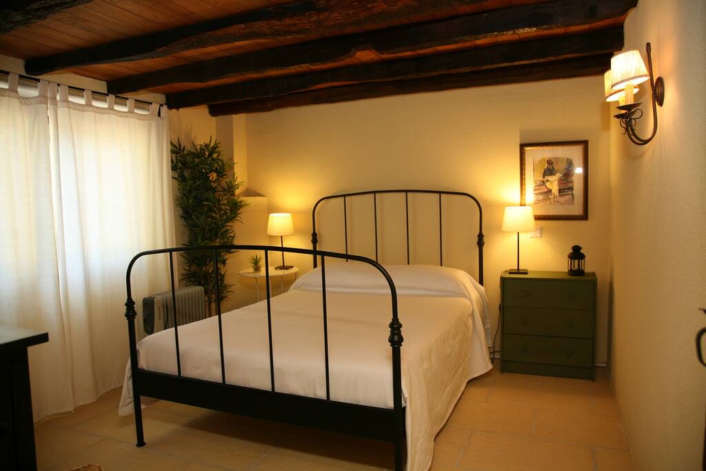 Quarto 1 / Bedroom 1