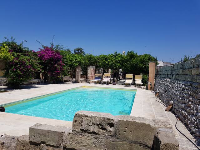 1600 Mill Villa in village close to sea, pool Wifi gallery image 3