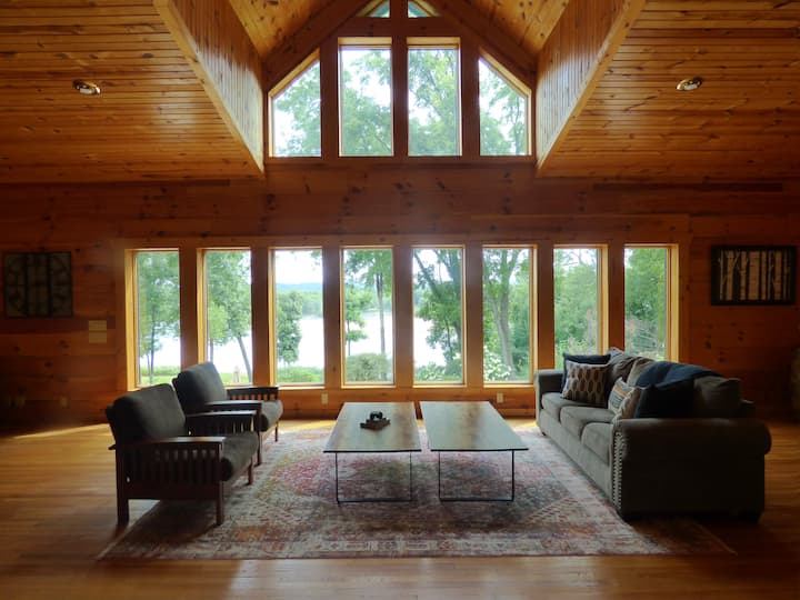 Spacious Lodge on the Wisconsin River! Cabins for Rent in Muscoda