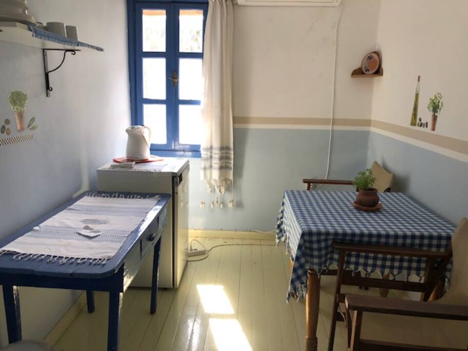 Sitting area- kitchen