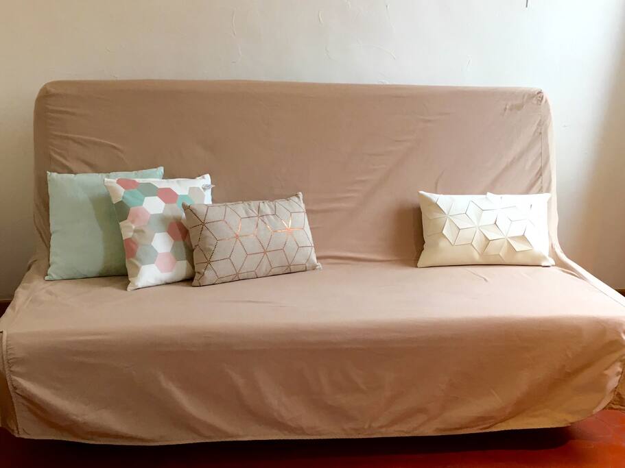 Oui c'est un clic-clac mais avec un vrai matelas!