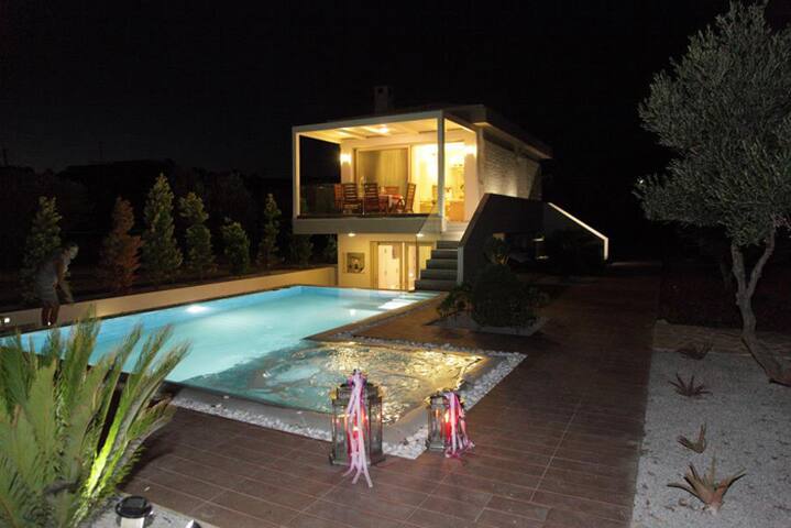 Villa Pelagos gallery image 2