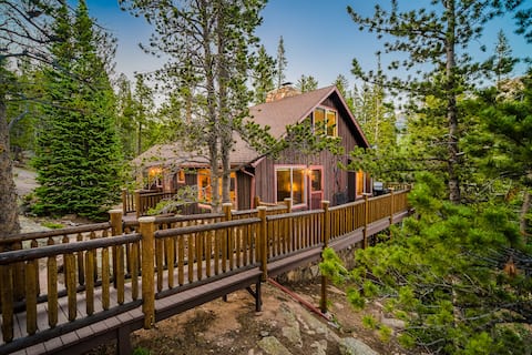 Secluded cabin on 10 acres. Brook, wildlife, views