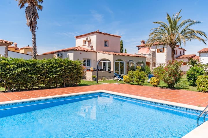 Airbnb Vilacolum Vacation Rentals Places To Stay