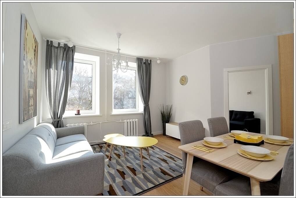 Living space / dinning table