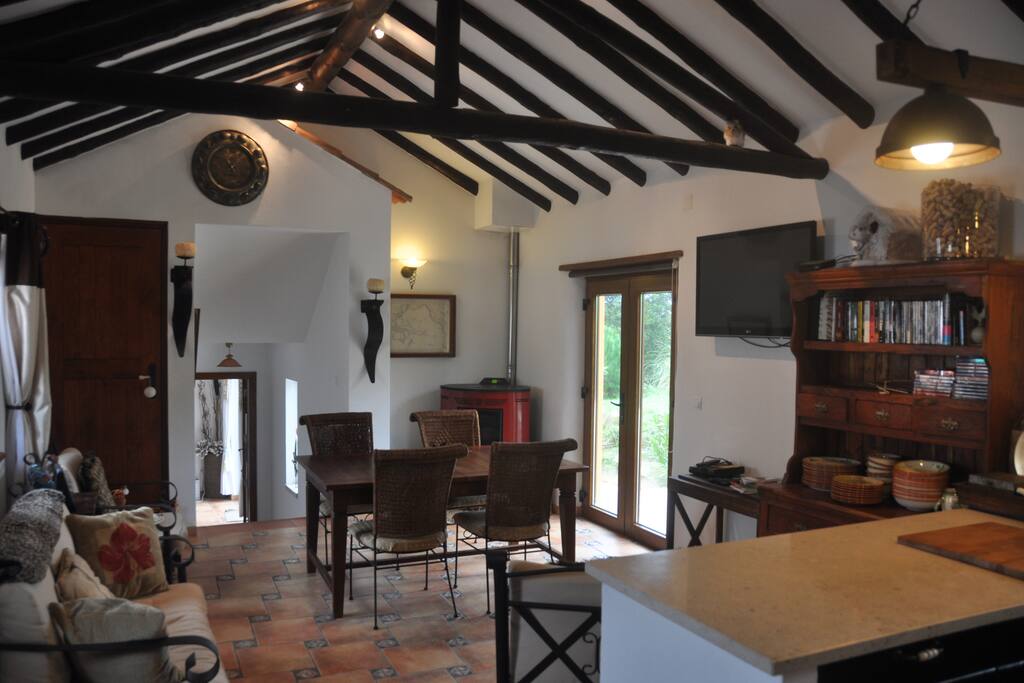 Spacious living/kitchen area with double doors to terrace & flat screen TV