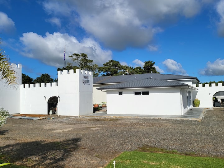 The Castle Room suite in Castle Bed and breakfasts for Rent in