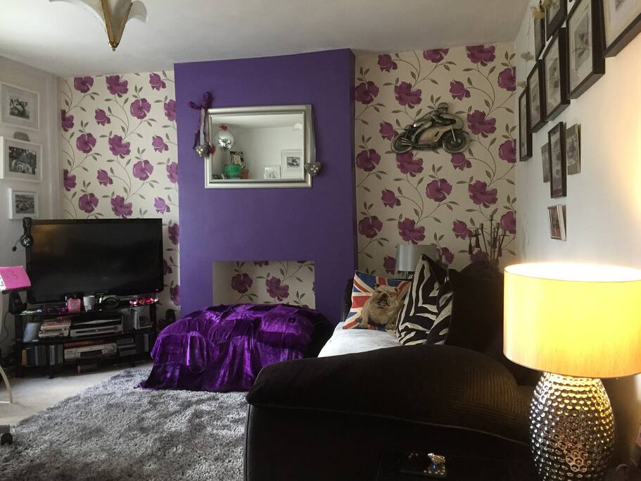 Lounge area for socialising with tv and pc access