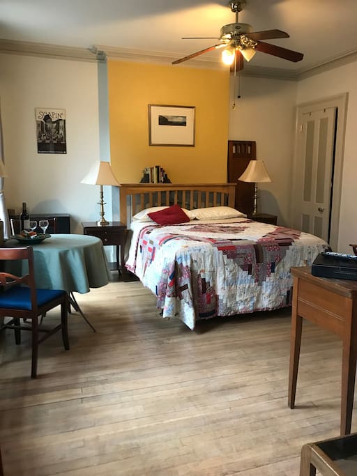 Lovely private bed/bath Paulus Hook, Jersey City