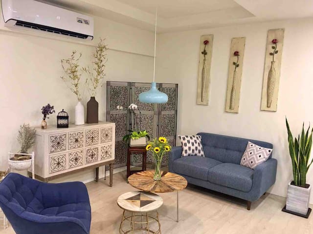 Single-family comfortable design house/2-6 people package / with parking space / airport / high-speed rail / Zhongli Night Market / Huatai outlet / Central University