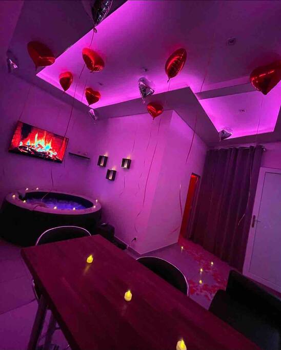 LOVE ROOM JACUZZI DECORATION D NER ROMANTIQUE LOVE ROOM JACUZZI DECORATION D NER ROMANTIQUE