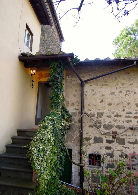 l'entrata dell'alloggio