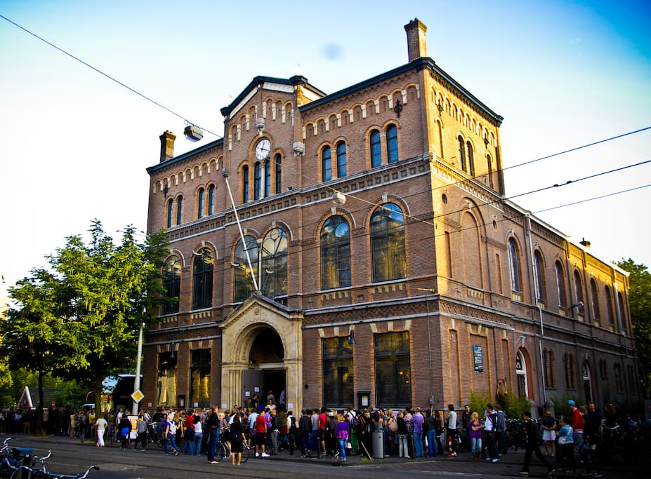 Paradiso outside