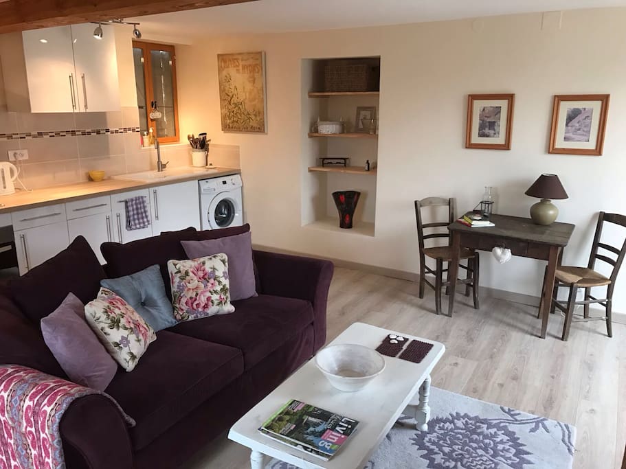 Well appointed living, dinning and cooking space, modern gadgets and original character features combined.