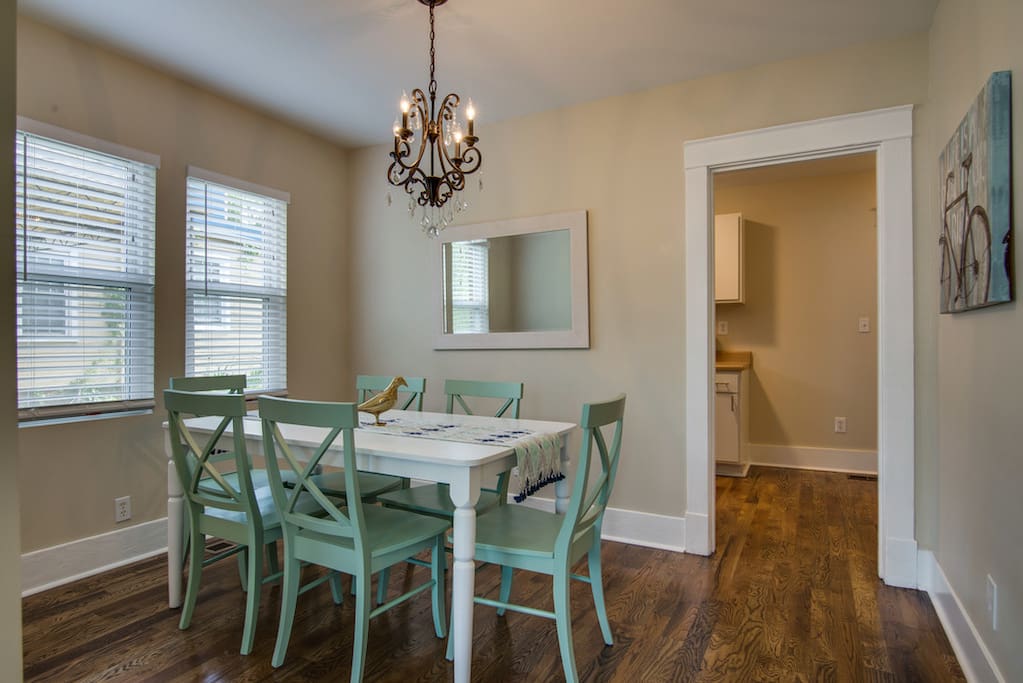 Sweet dining area to enjoy meals at home, or just chat around the dinner table.