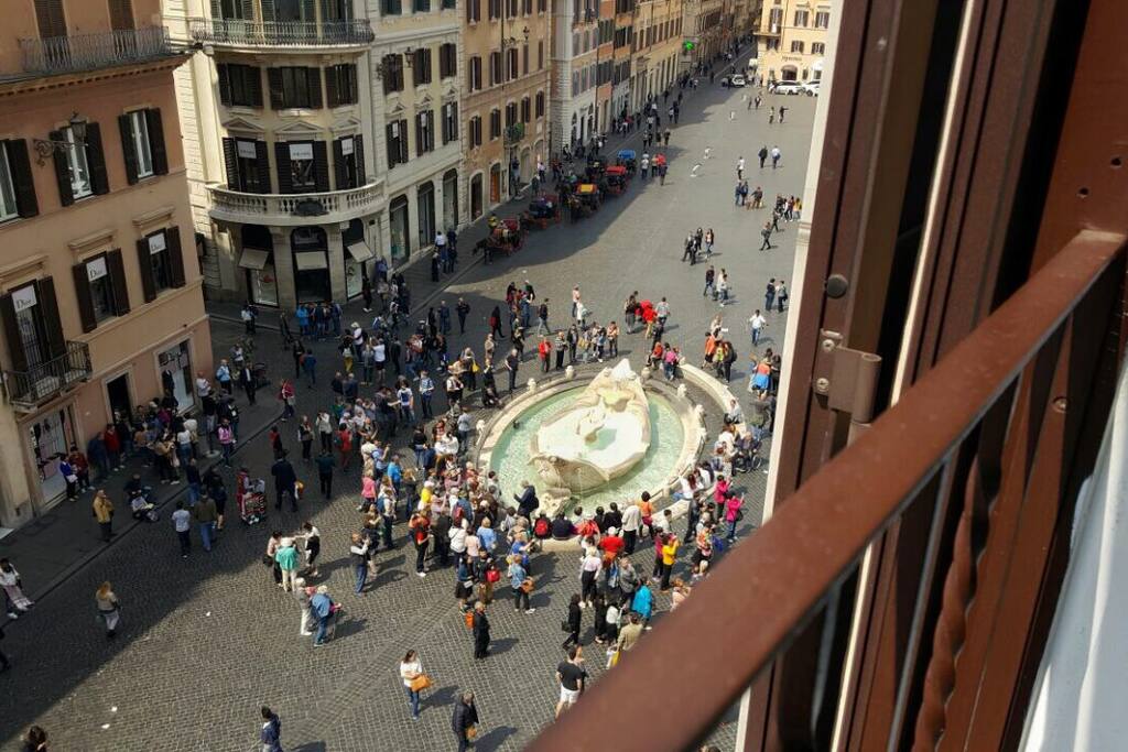 Barcaccia fountain