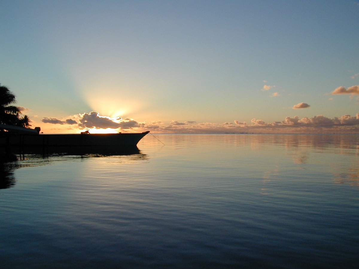 Coucher de soleil depuis le bord de mer