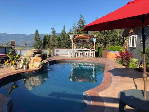 PARADISE in The SHUSWAP Shared pool/hot tub