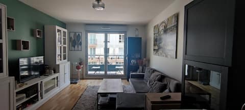 Top Airbnb: 50 m² - balcon + parking - 4 min gare/8 min Paris in Asnières Sur Seine