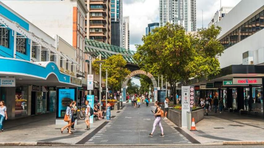 WALK TO RNA GROUNDS/ FORTITUDE VALLEY, 2-BR SPACE