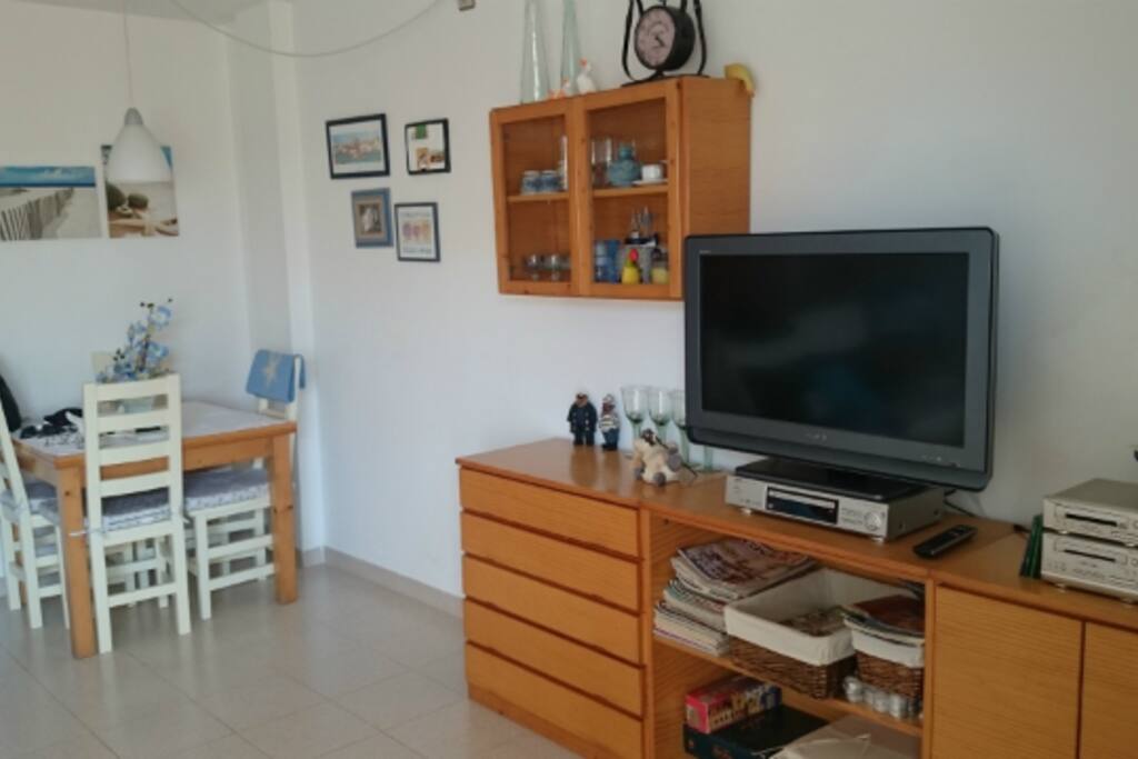 Salón con mesa extensible