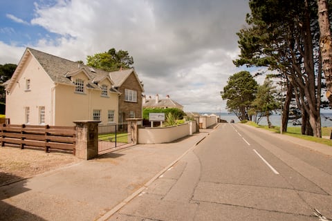 Seaview - Five star luxury by the sea.