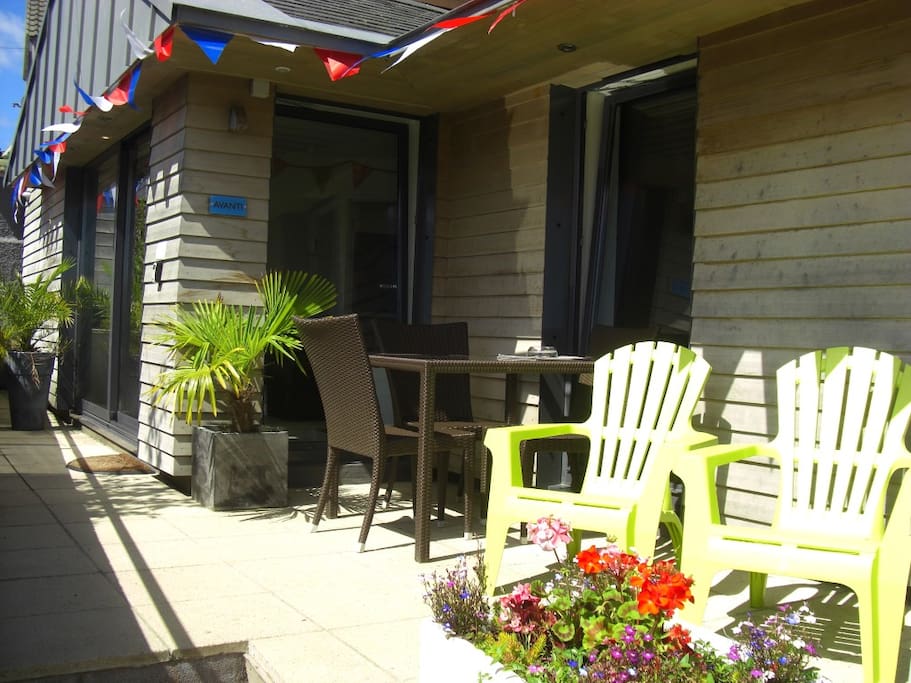 Entrance and Patio at Avanti