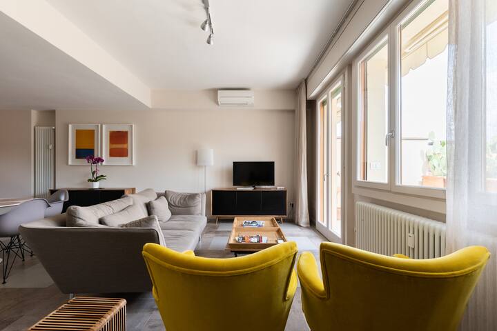 Pitti Penthouse, 2 terraces with view! gallery image 5