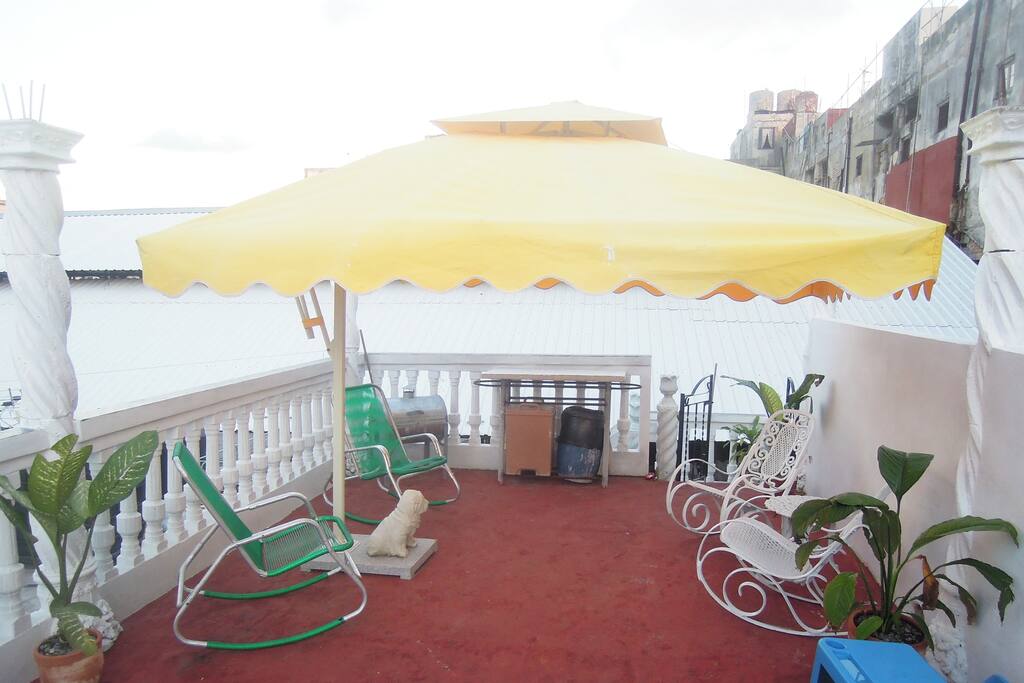 Terraza: agradable espacio para realizar barbacoas, desayunos y almuerzos tardíos.
