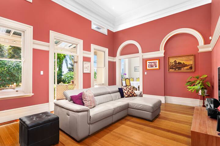 Grand Annandale Home with Iconic Sydney Views gallery image 5