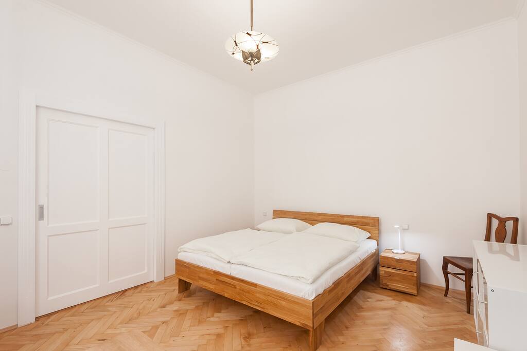 Comfy queen size bed