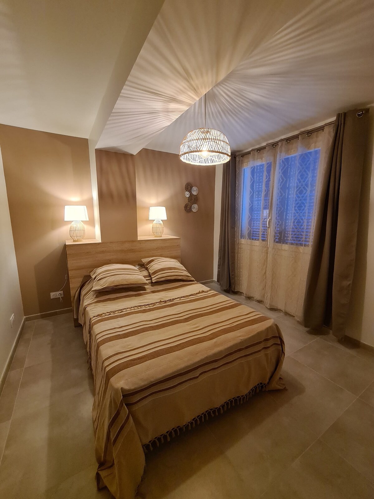 Bohemien slaapkamerbed 

2 personen 140x190cm