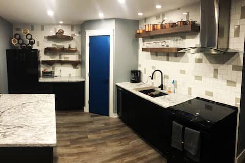 Modern home steps from Cabot Links!