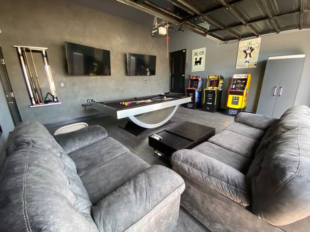 WOW! Stunning 3 Bedroom Modern Home In Lake Balboa gallery image 4