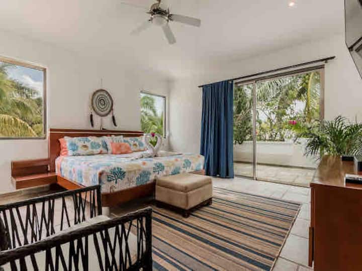 Mwalimu upande wa sebule