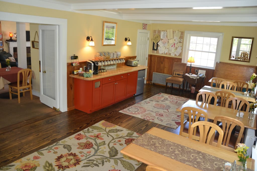 Breakfast Room