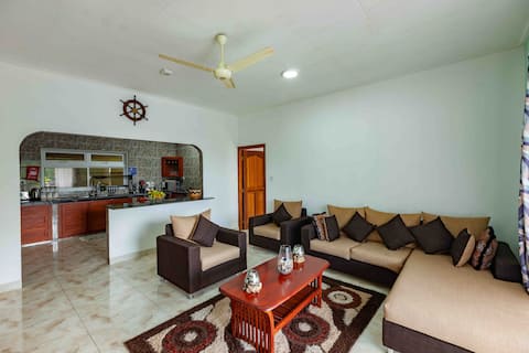 Your get away with a panoramic view of the ocean