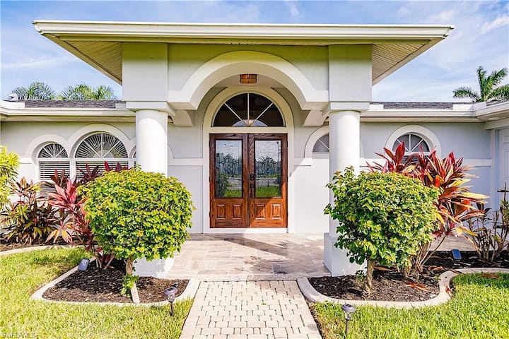 Fab 5 Br Waterfront Villa For Your Dream Vacation! - Sanibel Island, FL