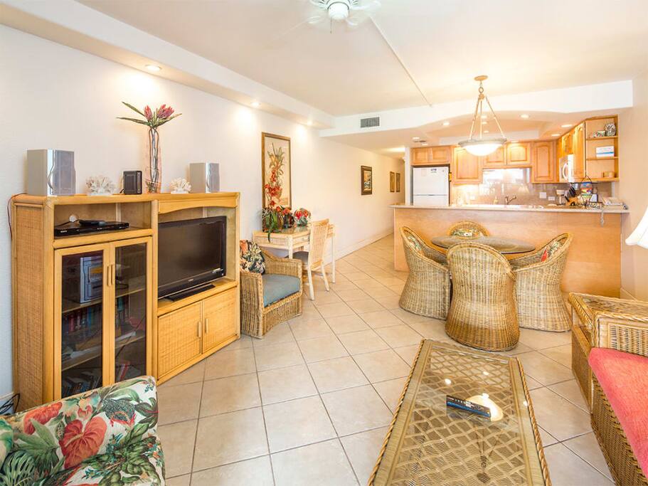 kamaole-1st-9302-living-room-03.jpg