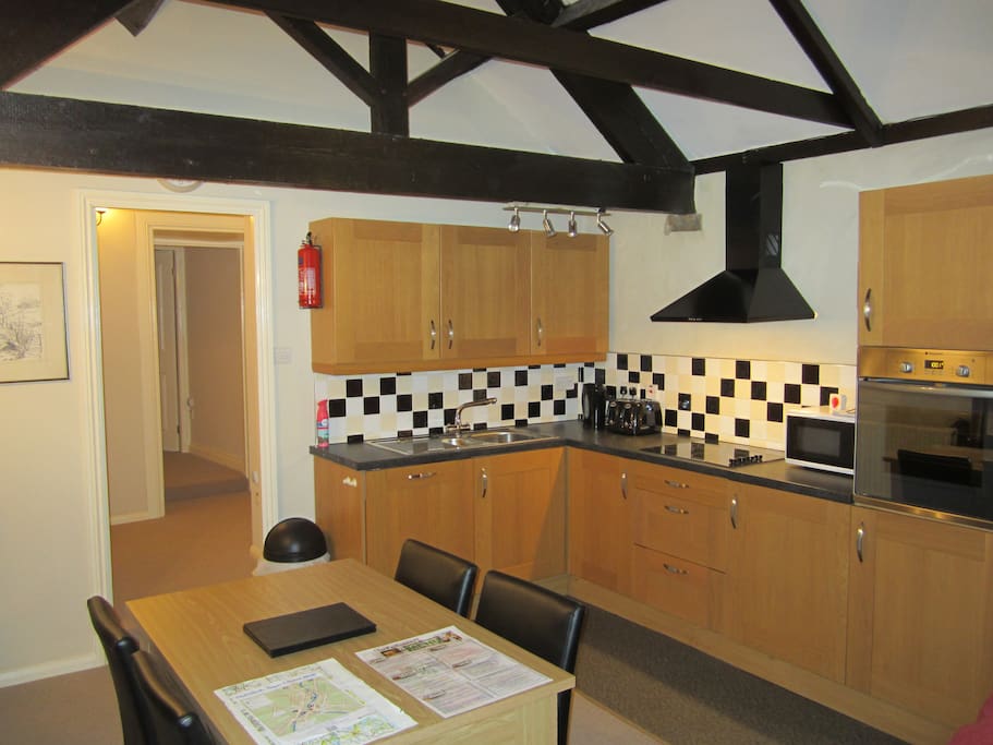 Kitchen / Dining Area