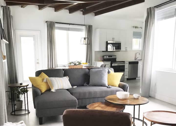 Sunny, Fully Remodeled Gem In The Heart Of Miami - Miami, FL
